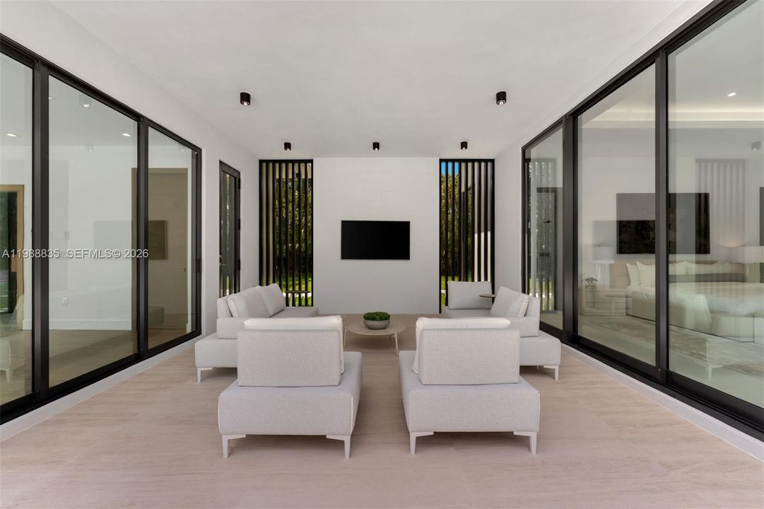 Vendido Recientemente: $6,500,000 (6 camas, 6 baños, 5481 Pies cuadrados)