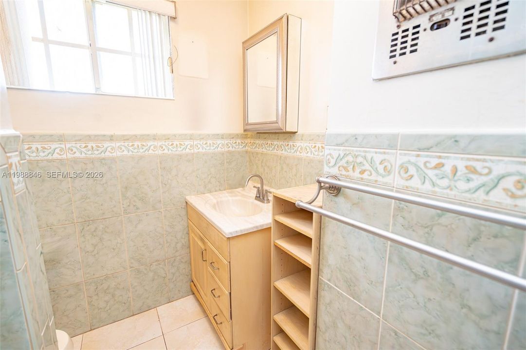 En Venta: $459,900 (3 camas, 1 baños, 1250 Pies cuadrados)