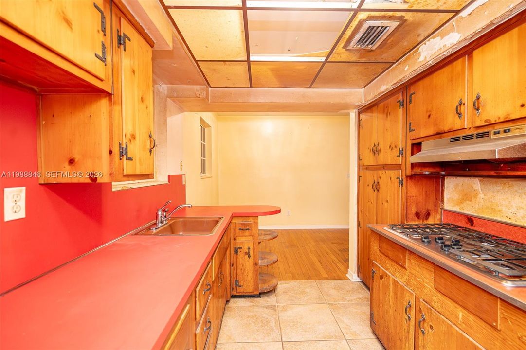 En Venta: $459,900 (3 camas, 1 baños, 1250 Pies cuadrados)