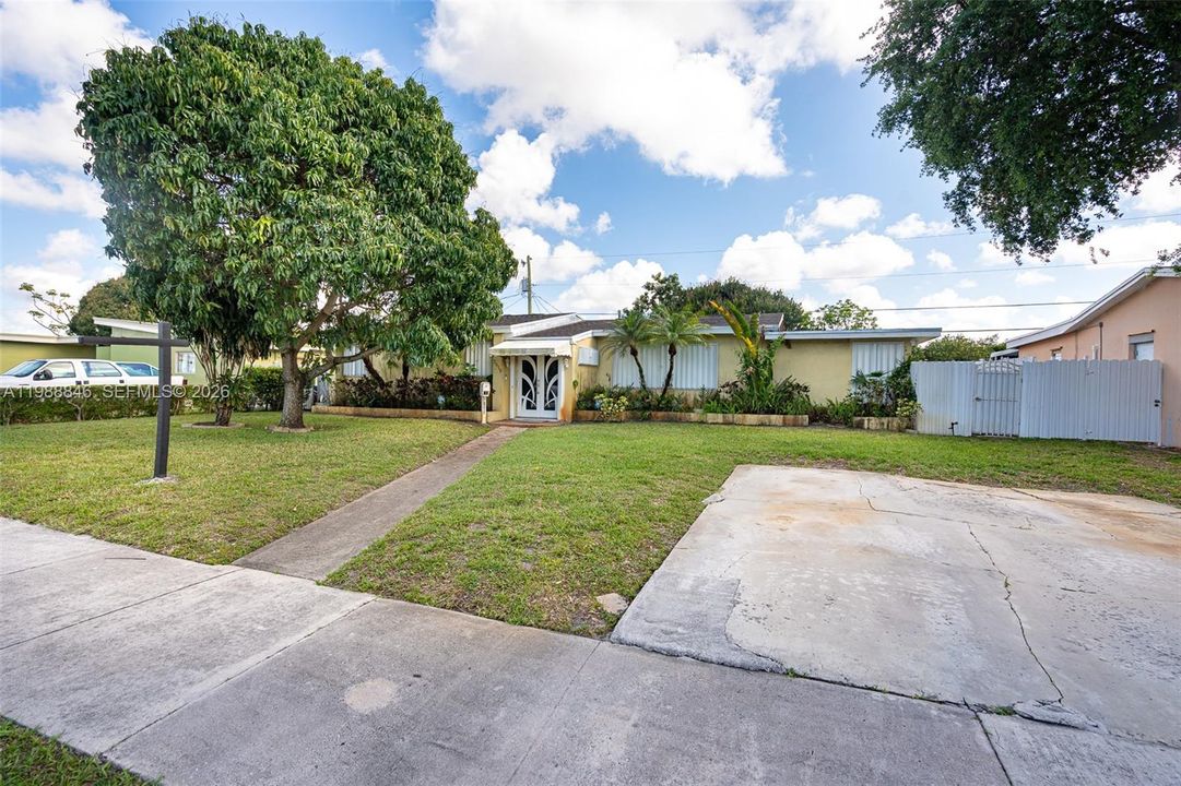 En Venta: $459,900 (3 camas, 1 baños, 1250 Pies cuadrados)