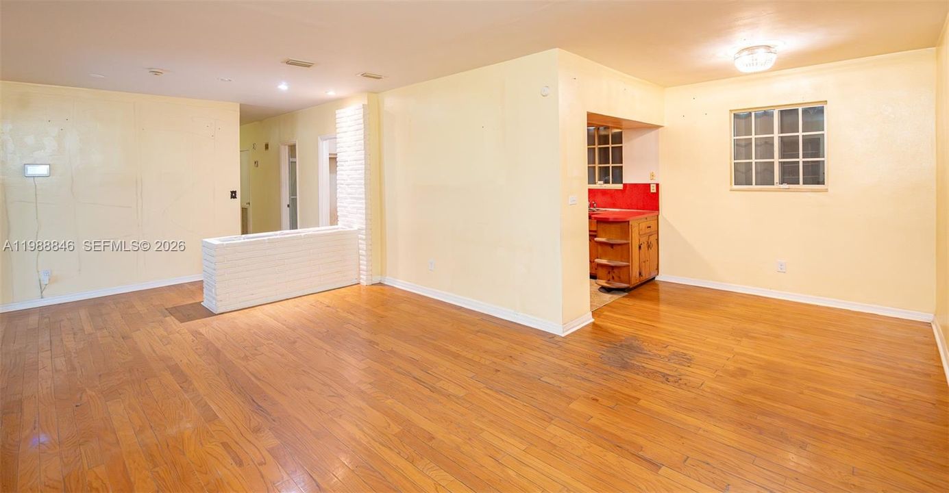 En Venta: $459,900 (3 camas, 1 baños, 1250 Pies cuadrados)