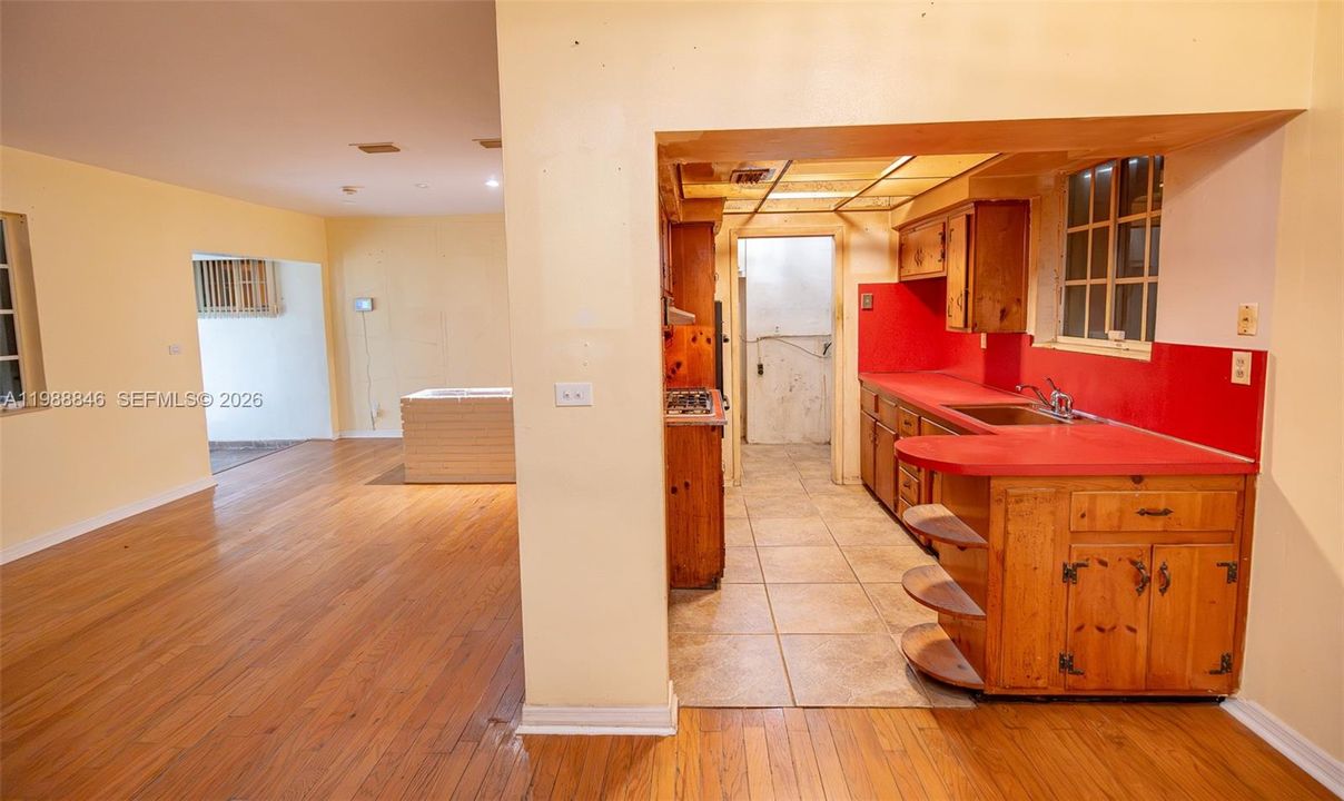 En Venta: $459,900 (3 camas, 1 baños, 1250 Pies cuadrados)