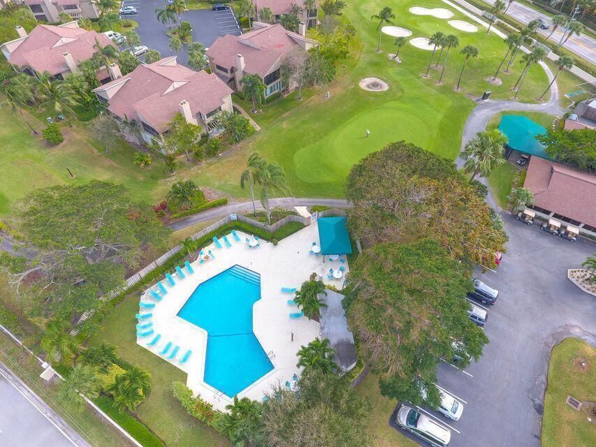 Community Pool (1 of 2)