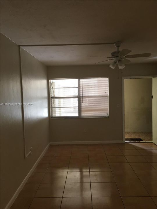 For Sale: $189,000 (1 beds, 1 baths, 530 Square Feet)