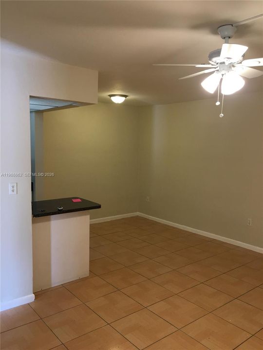 For Sale: $189,000 (1 beds, 1 baths, 530 Square Feet)