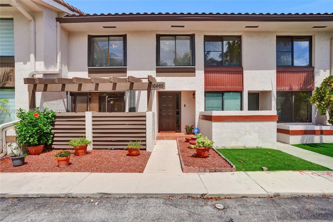 En Venta: $550,000 (3 camas, 2 baños, 1590 Pies cuadrados)