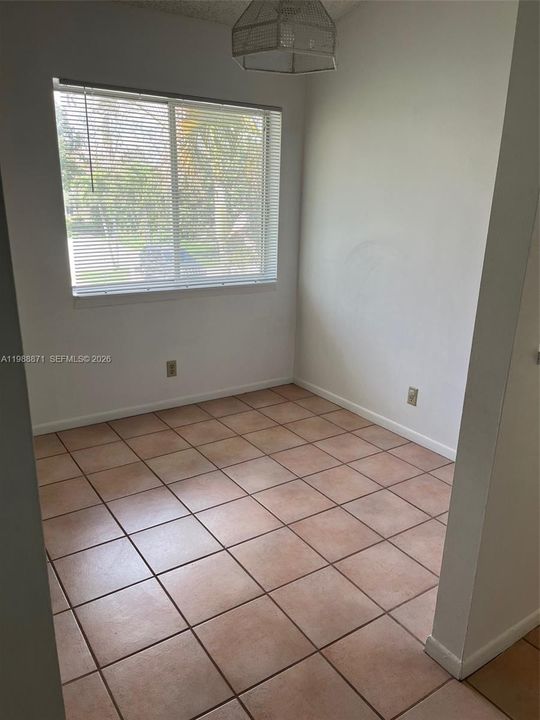 В аренду: $1,900 (2 спален, 2 ванн, 1007 Квадратных фут)