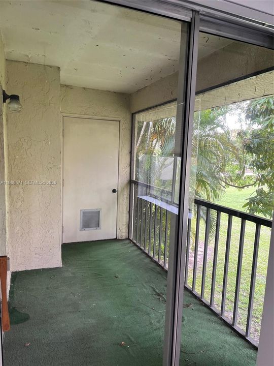 В аренду: $1,900 (2 спален, 2 ванн, 1007 Квадратных фут)