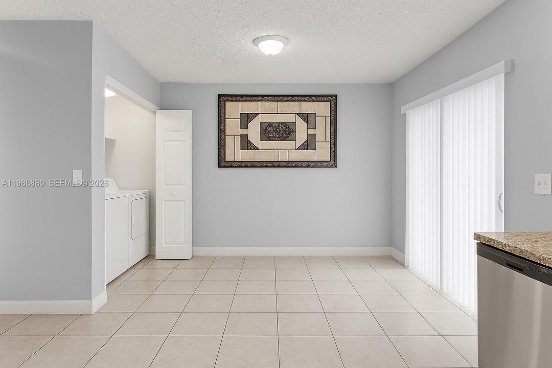 2260 Dining and laundry area