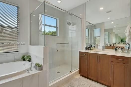 Active With Contract: $13,000 (4 beds, 3 baths, 2645 Square Feet)