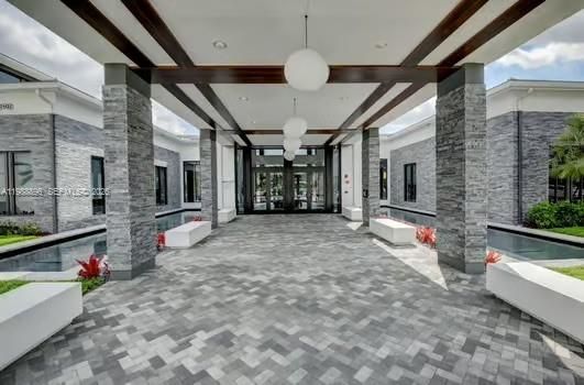 Active With Contract: $13,000 (4 beds, 3 baths, 2645 Square Feet)