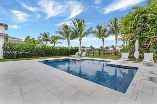 Active With Contract: $13,000 (4 beds, 3 baths, 2645 Square Feet)