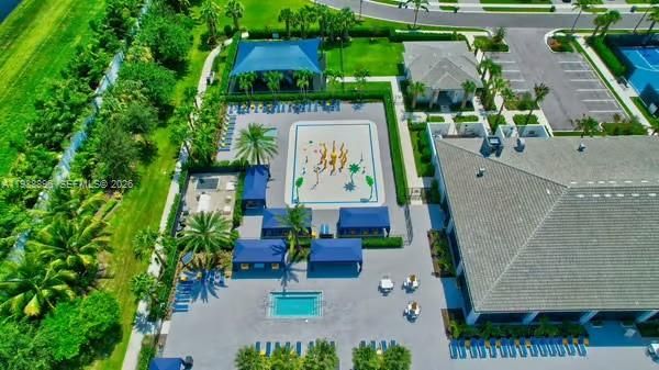 Active With Contract: $13,000 (4 beds, 3 baths, 2645 Square Feet)