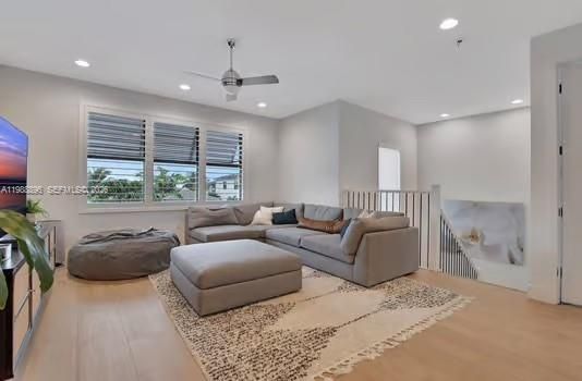 Active With Contract: $13,000 (4 beds, 3 baths, 2645 Square Feet)
