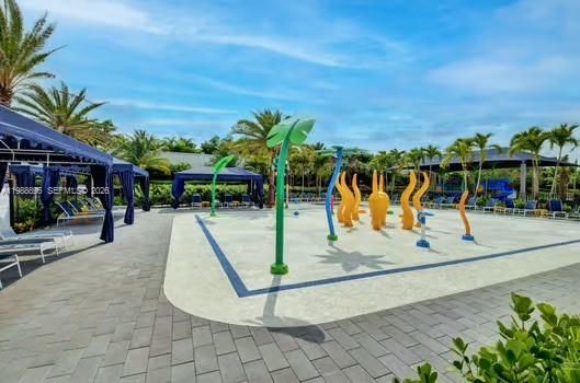 Active With Contract: $13,000 (4 beds, 3 baths, 2645 Square Feet)