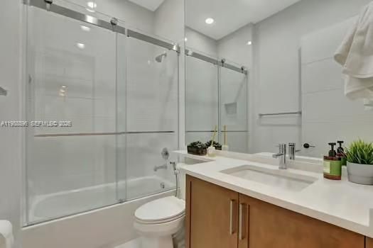 Active With Contract: $13,000 (4 beds, 3 baths, 2645 Square Feet)