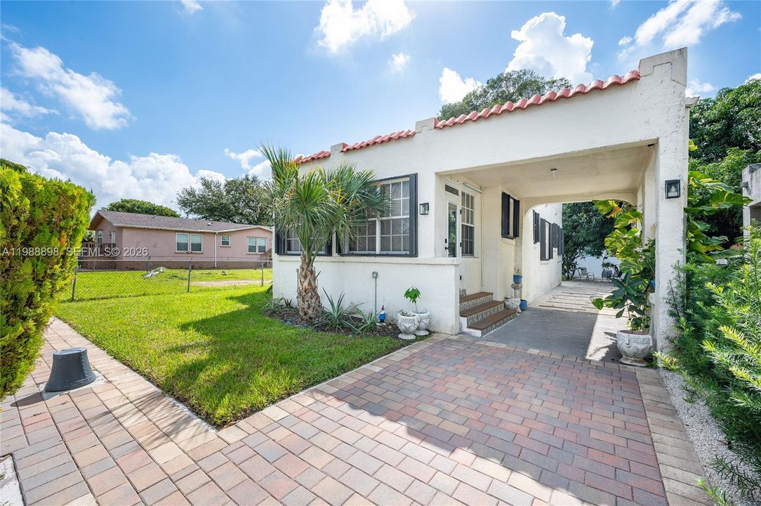 For Sale: $519,000 (2 beds, 2 baths, 1313 Square Feet)