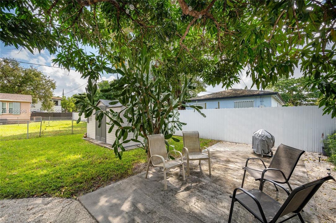 For Sale: $519,000 (2 beds, 2 baths, 1313 Square Feet)
