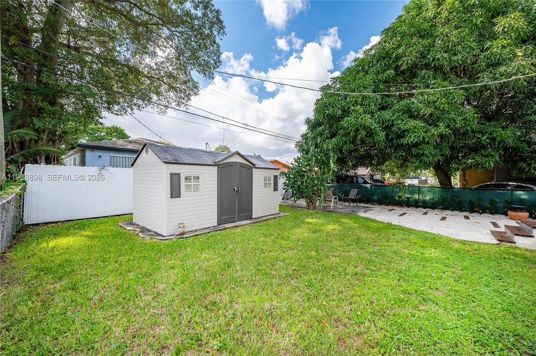 For Sale: $519,000 (2 beds, 2 baths, 1313 Square Feet)
