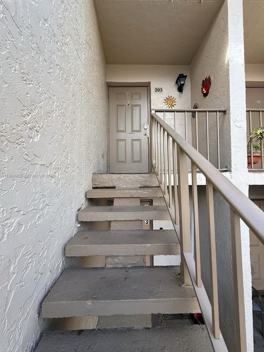 На продажу: $189,900 (2 спален, 2 ванн, 1000 Квадратных фут)