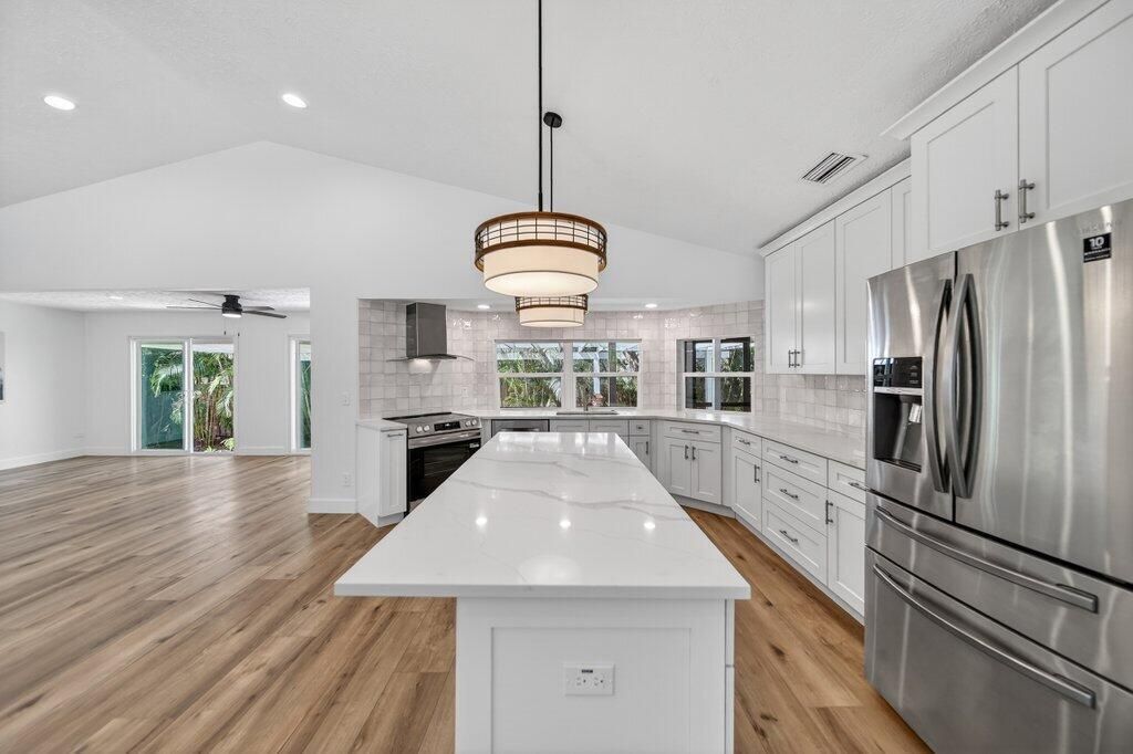 kitchen2.jpg-SMALL