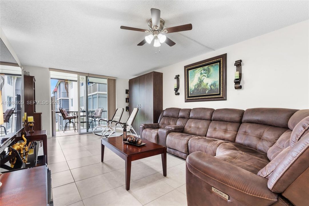 En Venta: $144,999 (1 camas, 1 baños, 900 Pies cuadrados)
