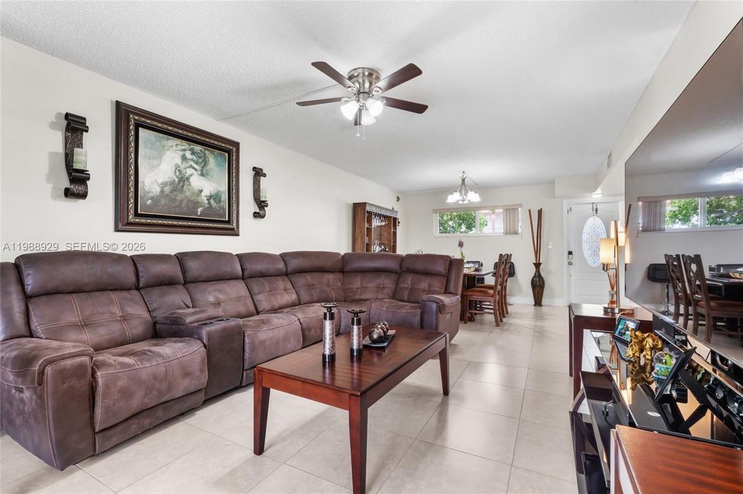 En Venta: $144,999 (1 camas, 1 baños, 900 Pies cuadrados)