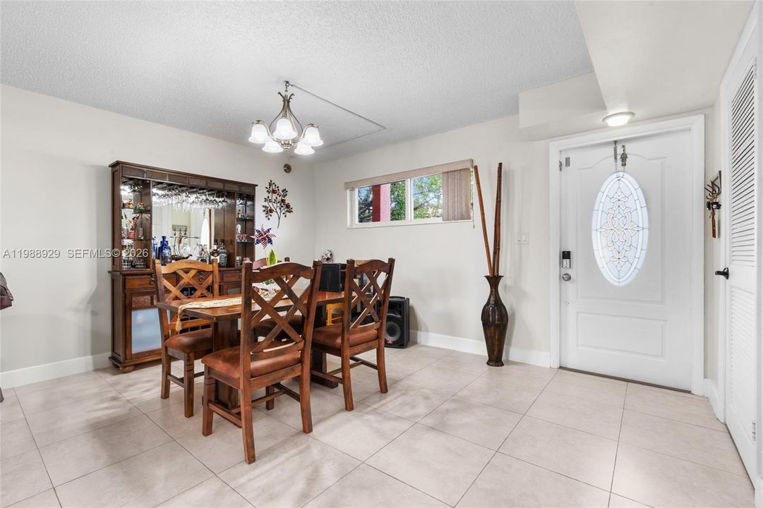 En Venta: $144,999 (1 camas, 1 baños, 900 Pies cuadrados)