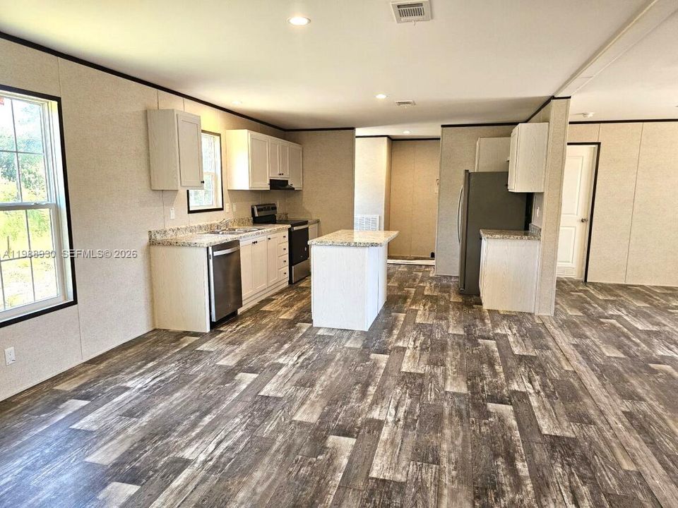 На продажу: $359,900 (4 спален, 2 ванн, 0 Квадратных фут)