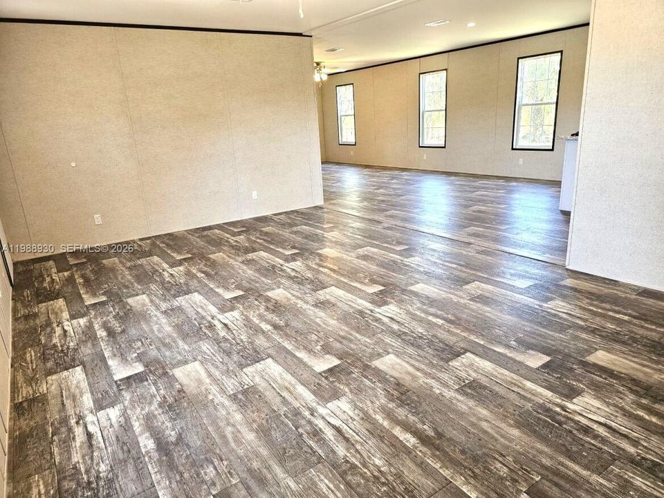 На продажу: $359,900 (4 спален, 2 ванн, 0 Квадратных фут)