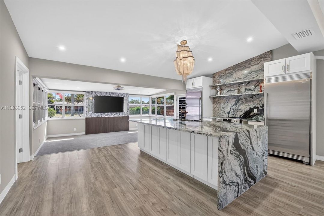 For Sale: $1,099,000 (3 beds, 2 baths, 1702 Square Feet)