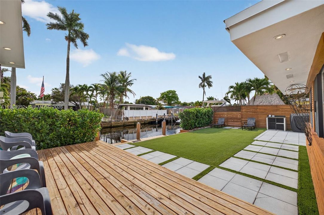 For Sale: $1,099,000 (3 beds, 2 baths, 1702 Square Feet)