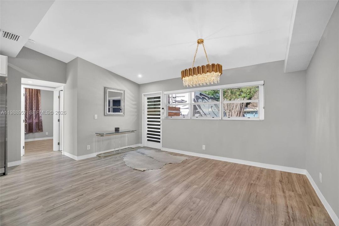 For Sale: $1,099,000 (3 beds, 2 baths, 1702 Square Feet)