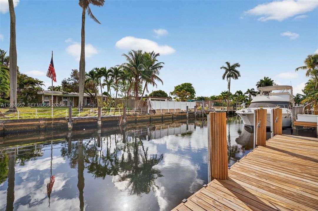 For Sale: $1,099,000 (3 beds, 2 baths, 1702 Square Feet)