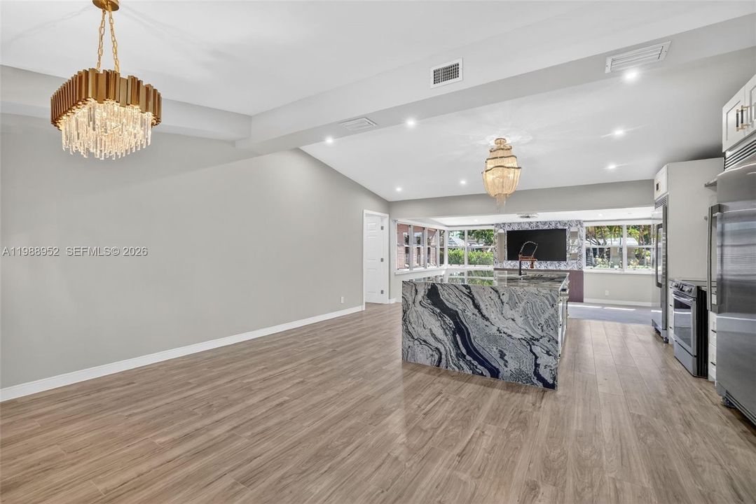 For Sale: $1,099,000 (3 beds, 2 baths, 1702 Square Feet)