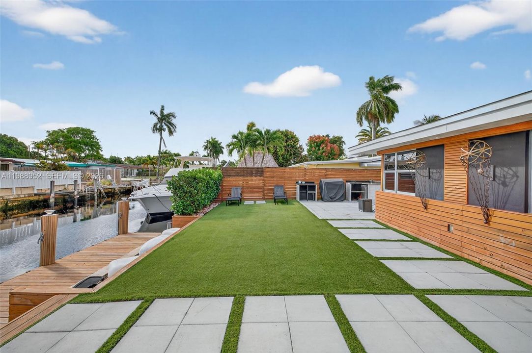 For Sale: $1,099,000 (3 beds, 2 baths, 1702 Square Feet)
