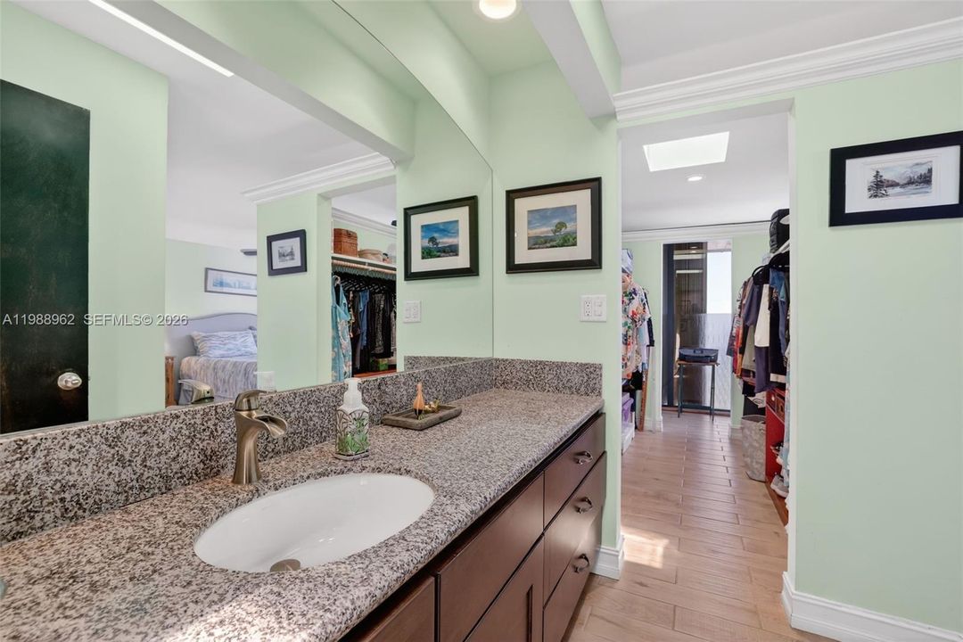 For Sale: $594,900 (2 beds, 2 baths, 1498 Square Feet)