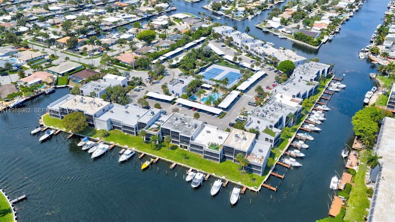 For Sale: $594,900 (2 beds, 2 baths, 1498 Square Feet)
