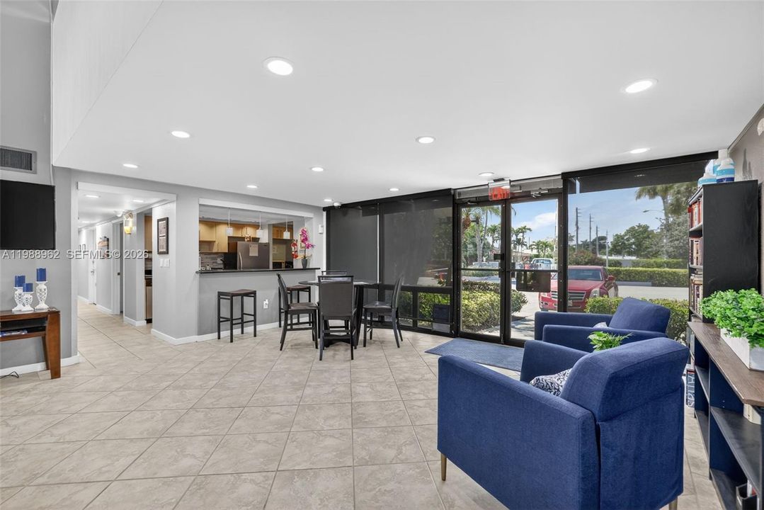 For Sale: $594,900 (2 beds, 2 baths, 1498 Square Feet)