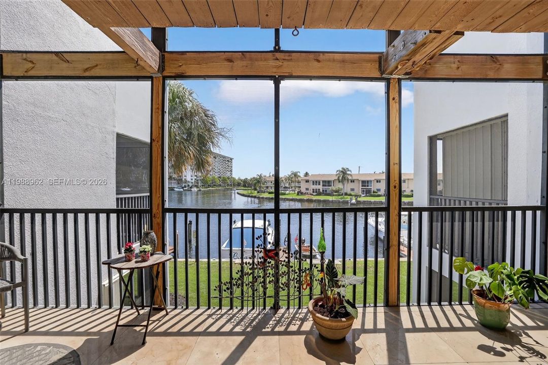 For Sale: $594,900 (2 beds, 2 baths, 1498 Square Feet)