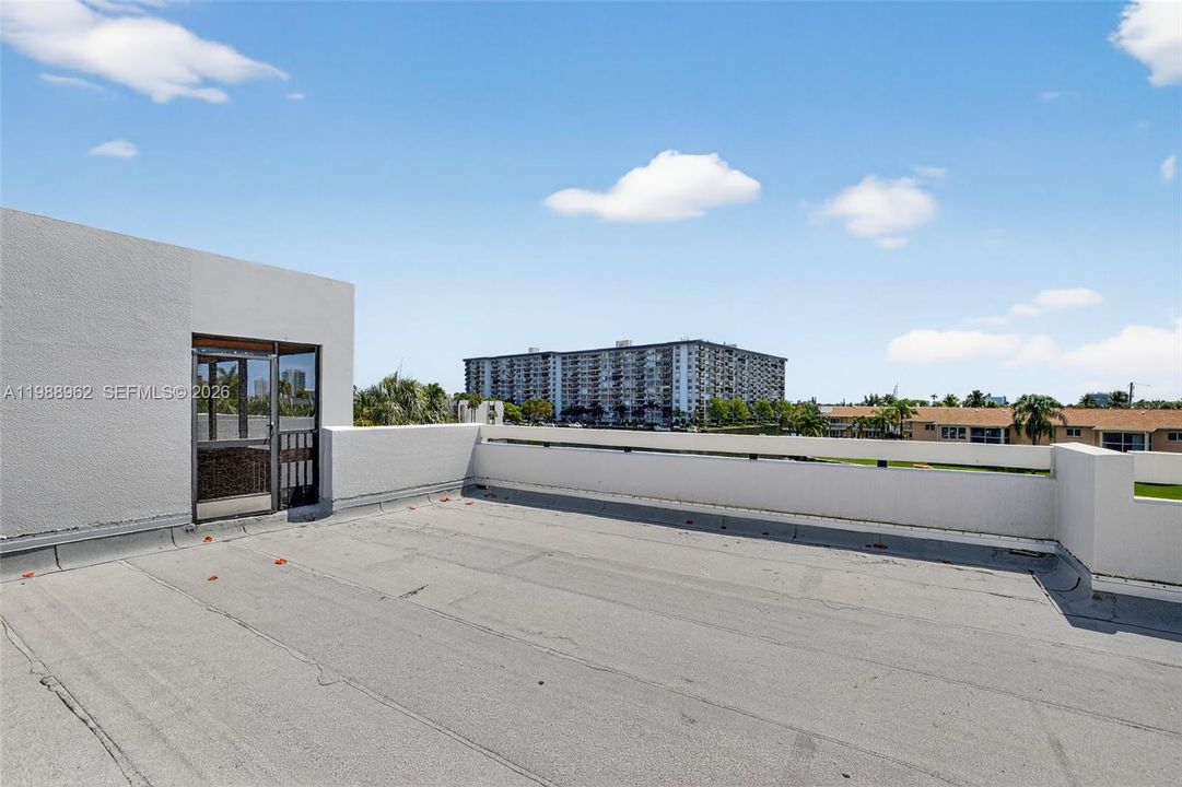 For Sale: $594,900 (2 beds, 2 baths, 1498 Square Feet)