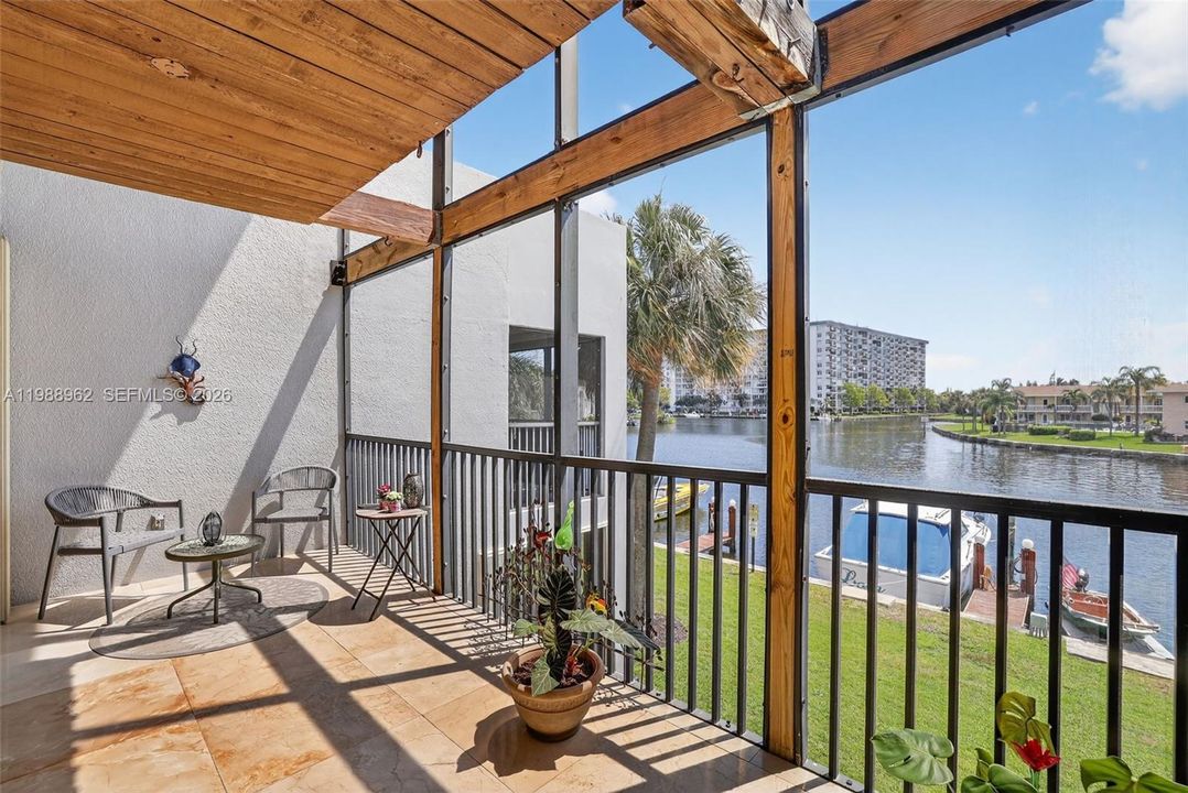 For Sale: $594,900 (2 beds, 2 baths, 1498 Square Feet)