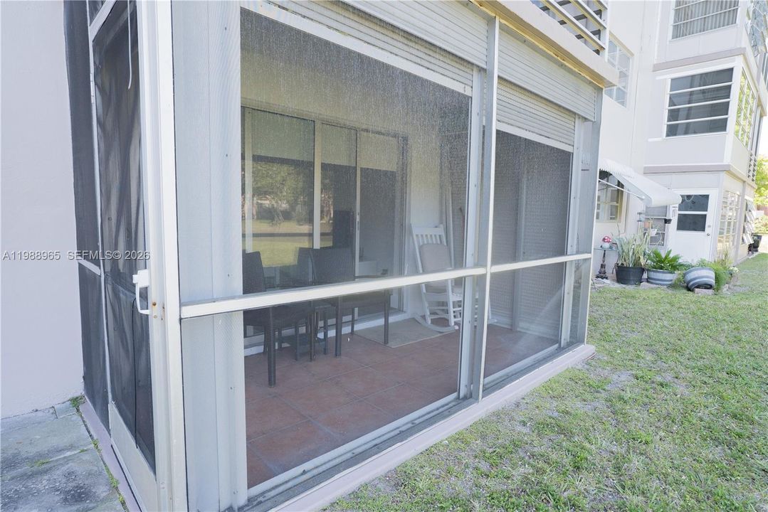 На продажу: $105,000 (1 спален, 1 ванн, 768 Квадратных фут)