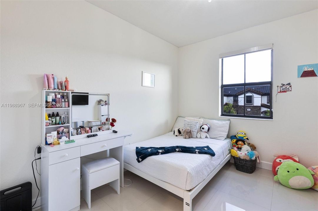 На продажу: $559,000 (3 спален, 2 ванн, 1707 Квадратных фут)