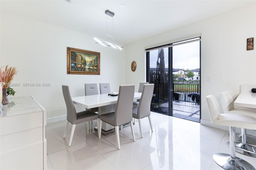 На продажу: $559,000 (3 спален, 2 ванн, 1707 Квадратных фут)