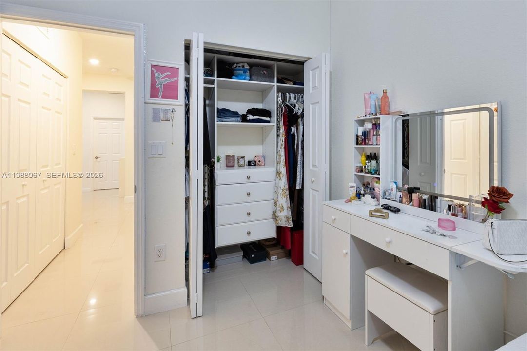 На продажу: $559,000 (3 спален, 2 ванн, 1707 Квадратных фут)