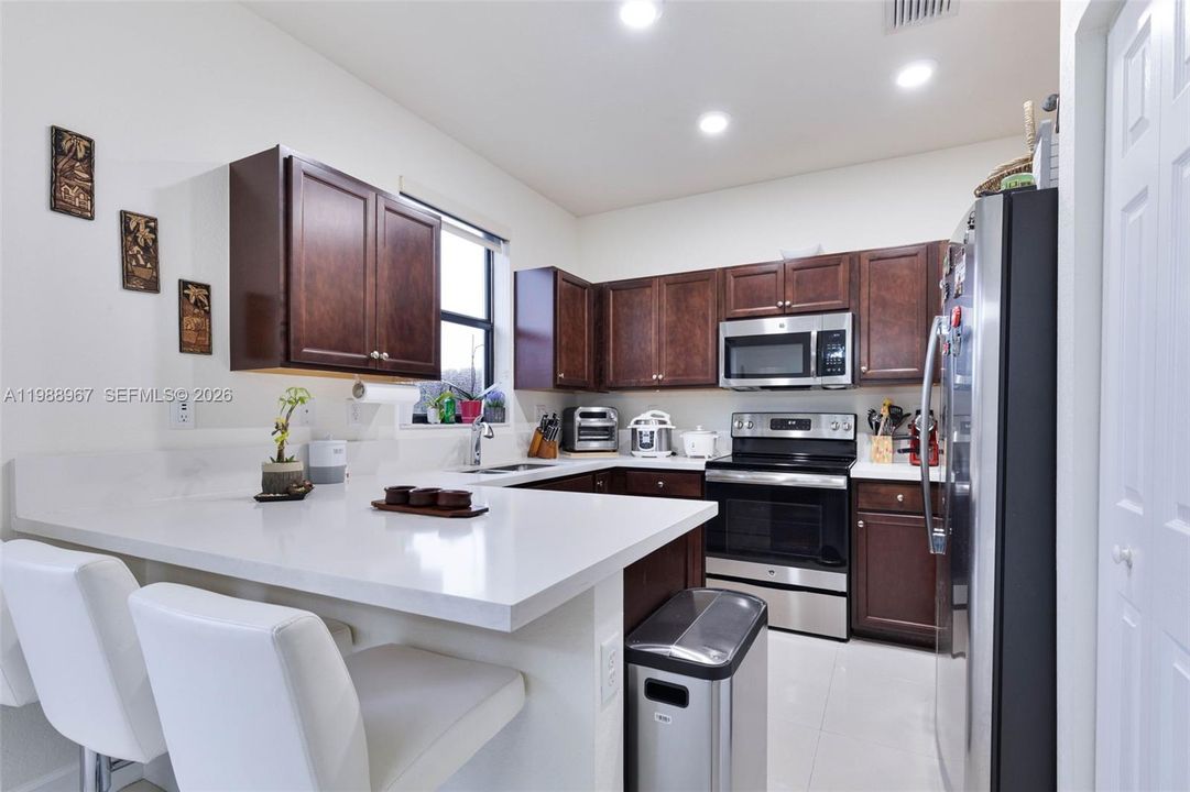 На продажу: $559,000 (3 спален, 2 ванн, 1707 Квадратных фут)