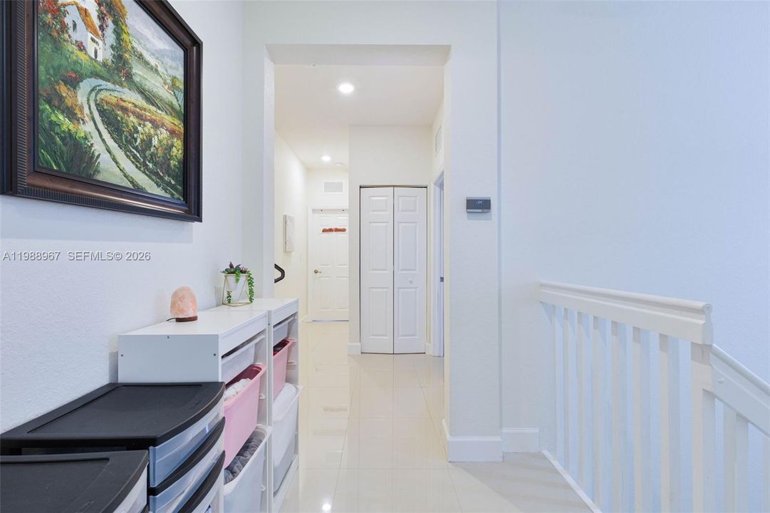 На продажу: $559,000 (3 спален, 2 ванн, 1707 Квадратных фут)