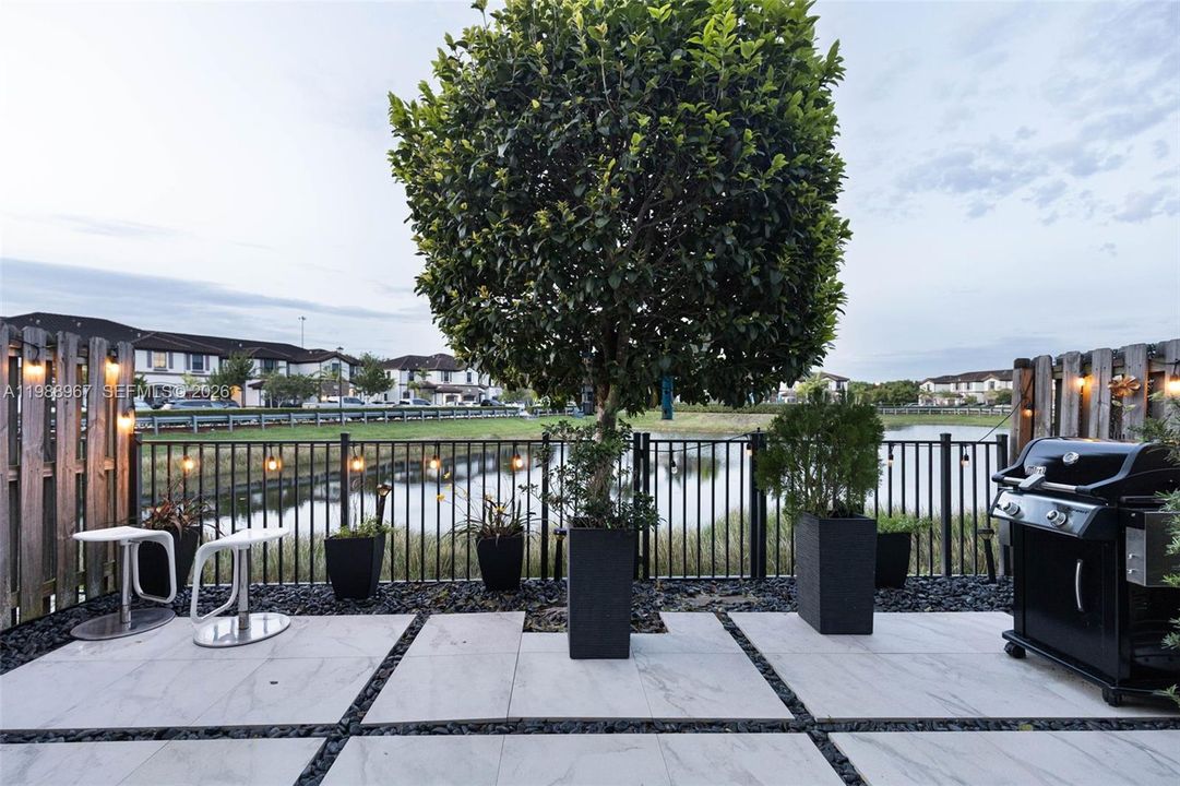 На продажу: $559,000 (3 спален, 2 ванн, 1707 Квадратных фут)