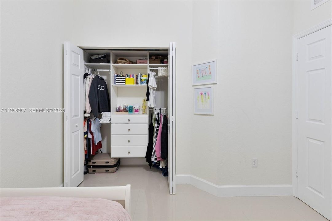 На продажу: $559,000 (3 спален, 2 ванн, 1707 Квадратных фут)